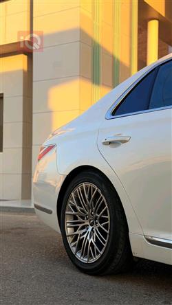 جنسس G90